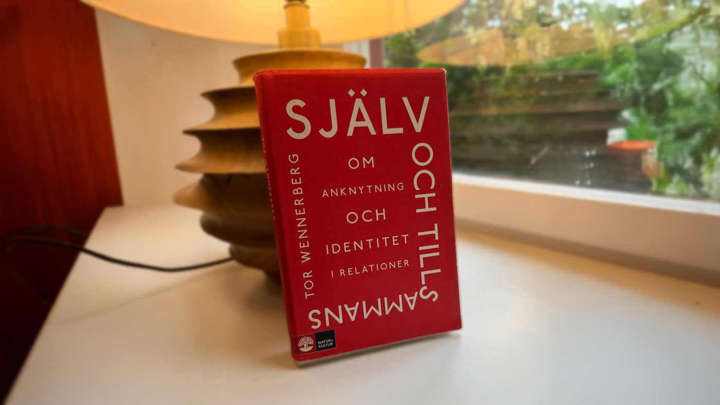 Omslaget till Själv och tillsammans